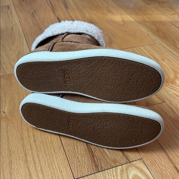 UGG Classic woman’s Mika Sneaker Boots Sz 7 - Picture 7 of 12